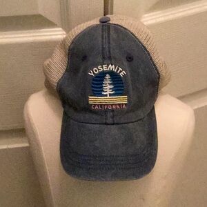 🌲NWT Fun “ Yosemite California Unisex Cap “ Adjustable Closet Must Have 🌲